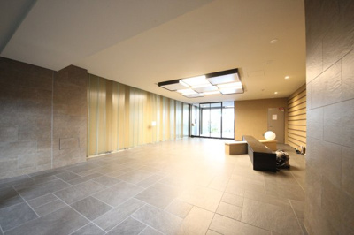 【エントランス】 | レ・ジェイド浜大津 | エントランス別角度