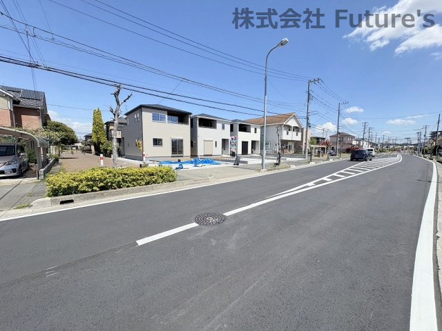 吉川市美南1丁目　新築戸建　全3棟　1号棟の前面道路含む現地写真|前面道路含む現地写真です。