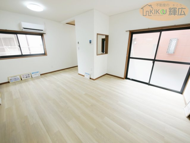 加古川市加古川町稲屋　中古戸建の居間・リビング