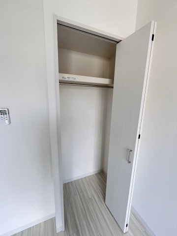 大阪市城東区東中浜１丁目の賃貸マンションの収納