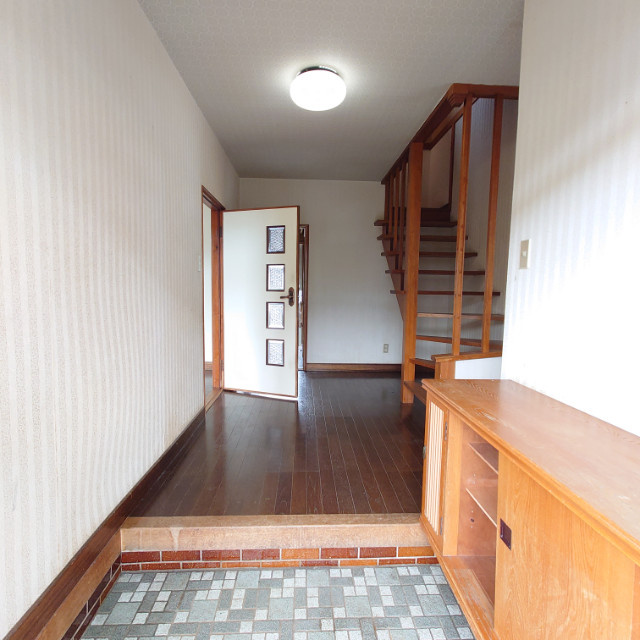 室蘭市白鳥台４丁目４１－７戸建の玄関