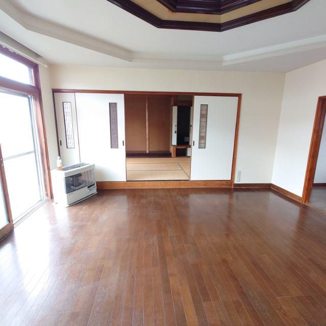 室蘭市白鳥台４丁目４１－７戸建の居間・リビング