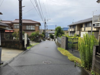 【前面道路含む現地写真】