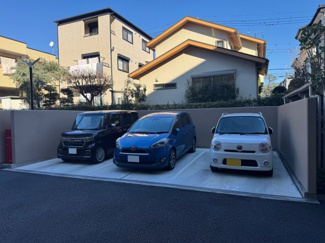 【駐車場】