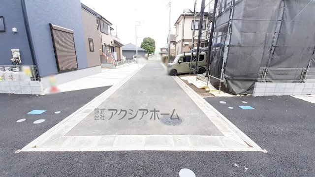 狭山市堀兼・全5棟　新築一戸建　4号棟　～充実の設備・仕様～の前面道路含む現地写真