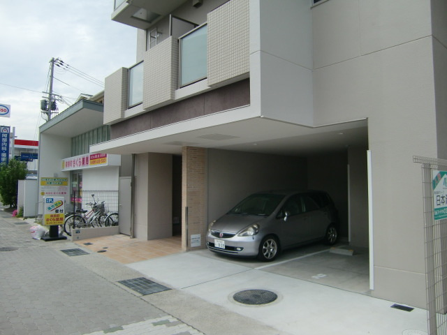 シルエラ甲南山手の外観