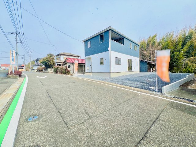 前橋市粕川町西田面の前面道路含む現地写真|車の通りも少なく駐車も楽々♪