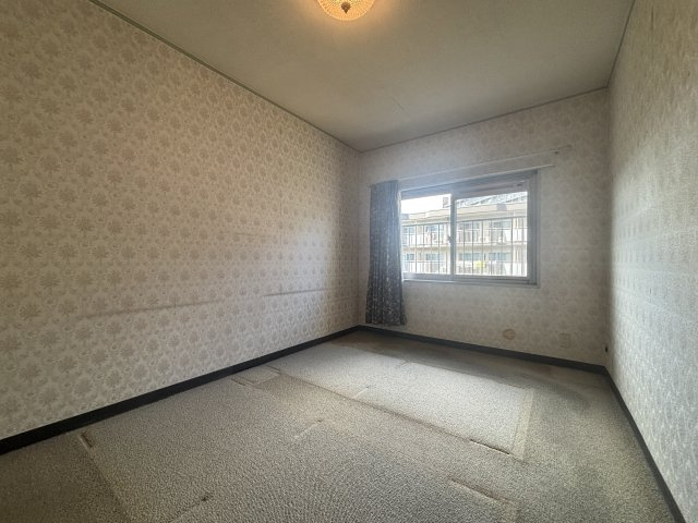 北側の洋室です