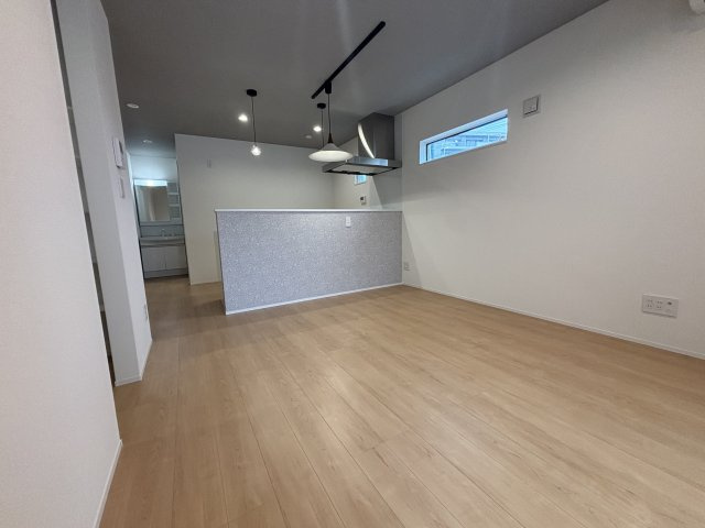 【居間・リビング】 | 南区白藤4丁目 2号棟