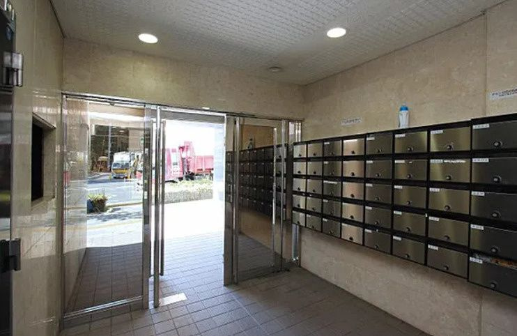 スカイコートお茶の水女子大前のロビー