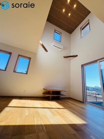 狭山市北入曽　中古未入居住宅　の居間・リビング