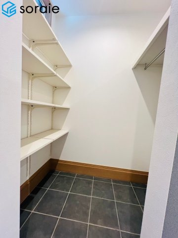狭山市北入曽　中古未入居住宅　の収納
