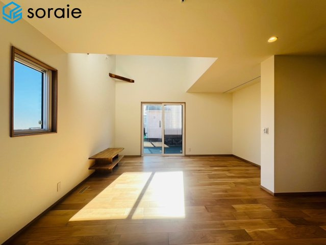 狭山市北入曽　中古未入居住宅　の居間・リビング