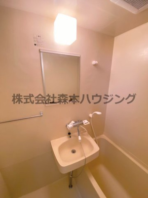 【洗面所】 | 　ウェルネス三界 | 洗面所です