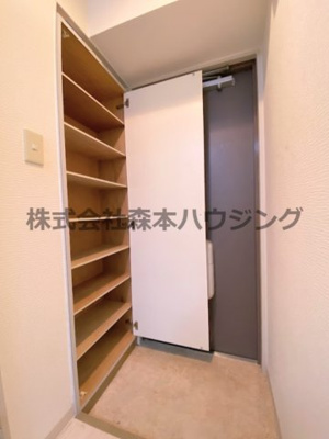 【収納】 | 　ウェルネス三界 | シューズクローゼットついてます