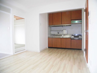 【キッチン】 | 六高台サンハイツ B棟 | コンパクトなキッチンで掃除もラクラク