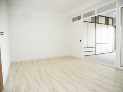 【居間・リビング】 | 六高台サンハイツ B棟 | ゆったりとしたリビングです