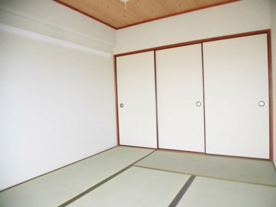 【和室】 | 六高台サンハイツ B棟 | 畳の上でゆっくりとくつろげる和室です