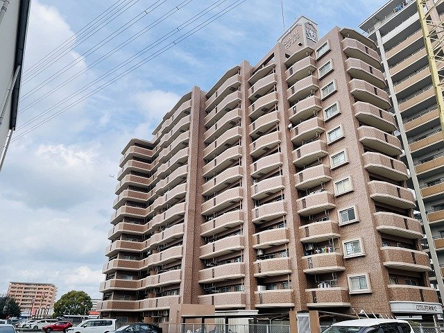 【外観】 | 三愛シティライフ箱崎12 | 徒歩圏内に買い物施設が充実しており、とても暮らしやすいエリアです。4階の角部屋で、ご家族でゆったりと暮らしていただける4LDKです