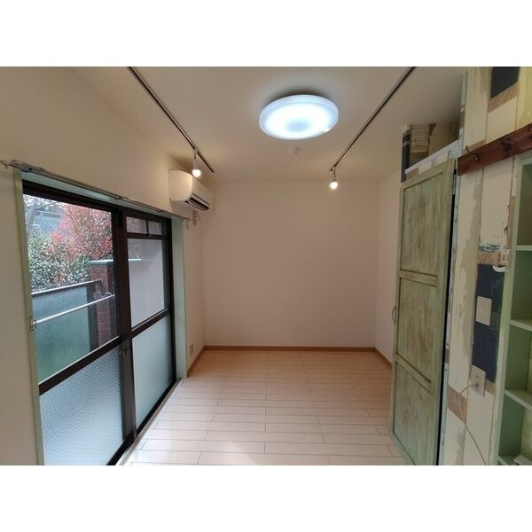 ファーストマンションの洋室