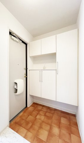 ヴァン・カルチェ　B棟の玄関