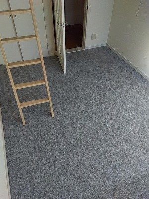 レオパレスＲＡＦＦＩＮＡＴＯⅡの居間・リビング|こちらの居間で趣味の時間をお楽しみください