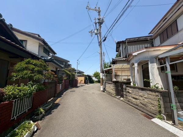 和歌山市紀三井寺　中古戸建の前面道路含む現地写真