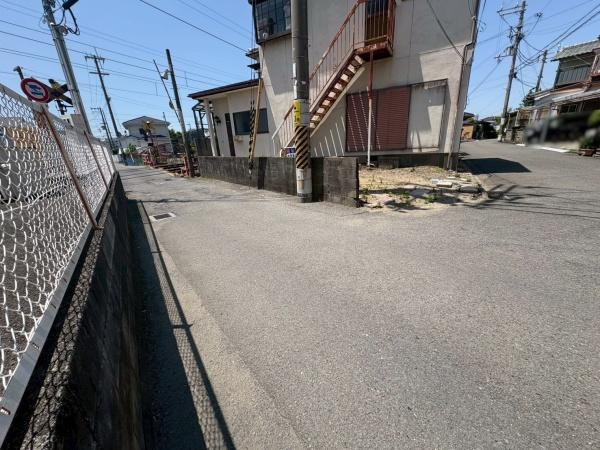 和歌山市紀三井寺　中古戸建の前面道路含む現地写真