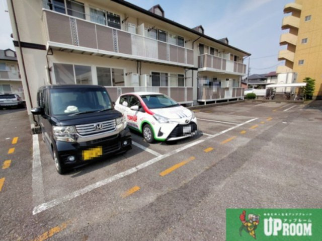 サンロード二重堀　C棟の駐車場