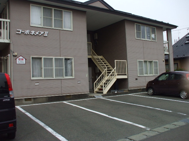 コーポネメアⅡの駐車場