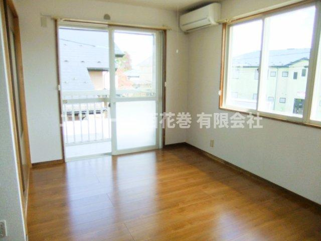 コーポネメアⅡの居間・リビング