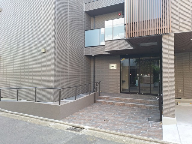 (シニア限定) graceのエントランス|エントランスにスロープあり