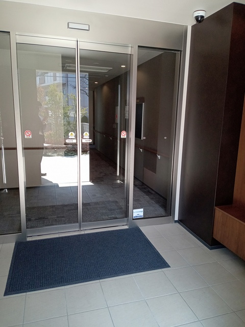 （シニア限定）たからまちVillageのエントランス|オートロック付きで安心