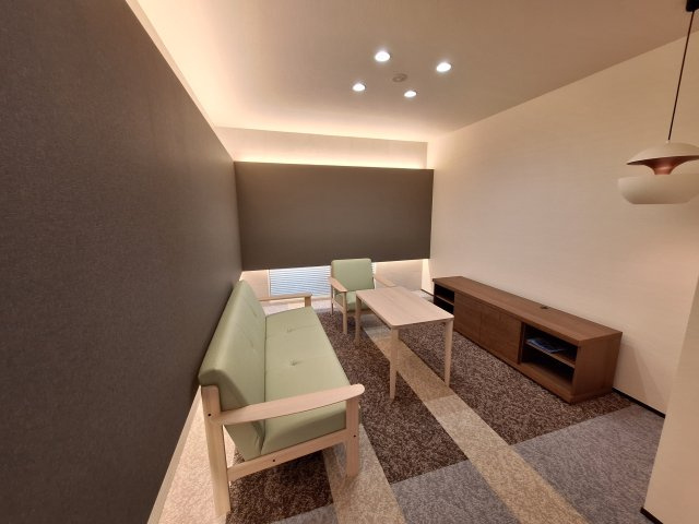 （シニア限定）サンサーラ根岸のロビー|タクシーやご家族が待てるエントランスロビー