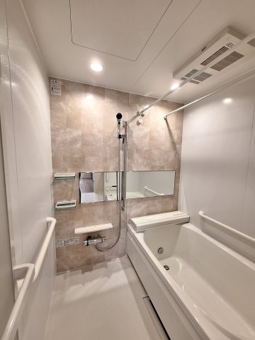 （シニア限定）サンサーラ根岸の浴室|栓を閉めればボタン一つでオートバス