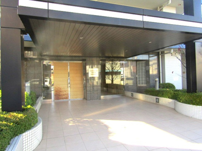 【エントランス】 | アーバンシティ甲府若松ウインフォート | ゆとりのあるエントランスです