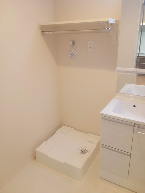 （シニア限定）ノーブル　レジデンスの洗面所|洗濯置場に棚あり