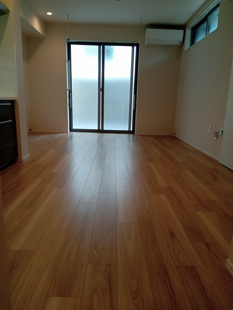 （シニア限定）ノーブル　レジデンスの居間・リビング|レイアウトの配置がしやすいスッキリとしたLDK。