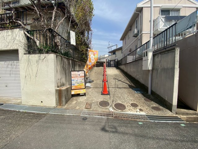 川西市寺畑２丁目 建築条件無土地の前面道路含む現地写真|土地５２坪！前道５.８ｍ！