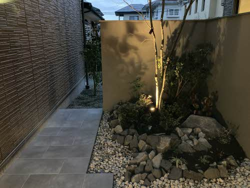 熊本市東区上南部３丁目のアパートのエントランス