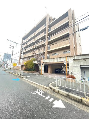 マーベラス摂津の外観