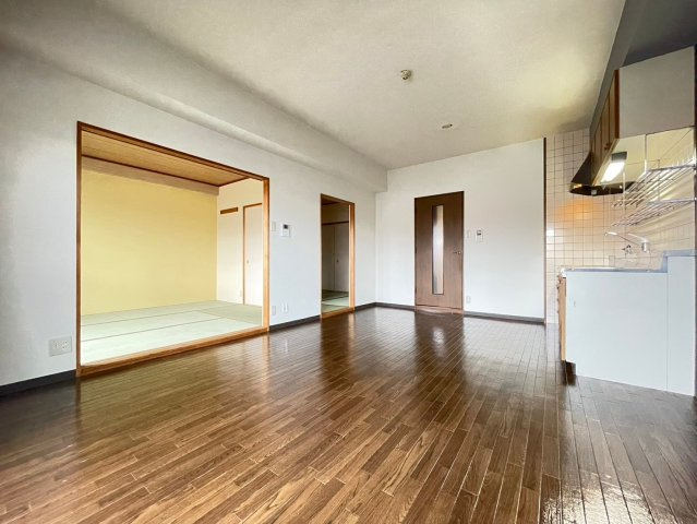 マーベラス摂津の居間・リビング