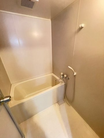 マーベラス摂津の浴室