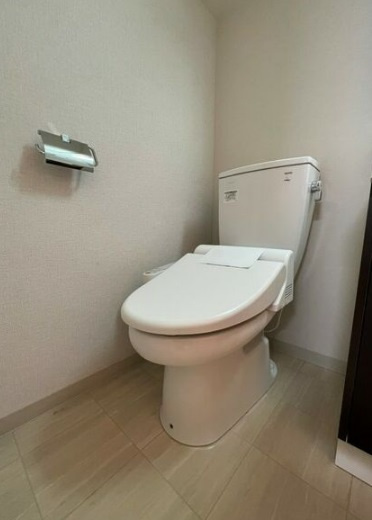 大阪市中央区松屋町の賃貸マンションのトイレ