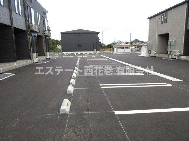 ララ・マヒナＢの駐車場