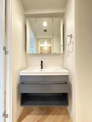 【独立洗面台】 | セレニテ難波ミラク参番館