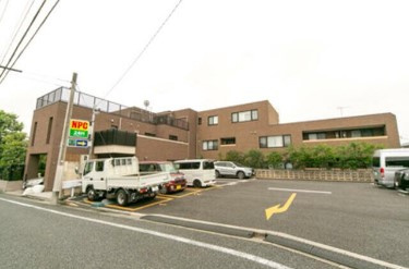 【外観】 | プラムコート東中野 | 鉄筋コンクリート造のがっちりとした建物。