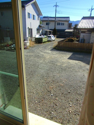 【駐車場】 | 中古戸建　甲府市白井町 | カースペースがあります