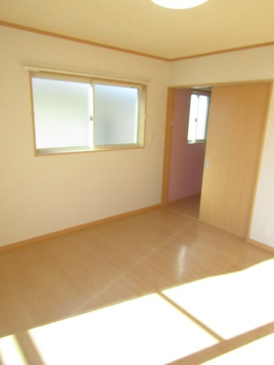 【洋室】 | 中古戸建　甲府市白井町 | ゆったりした洋室です