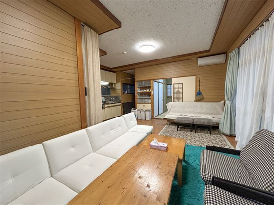 【居間・リビング】 | エンゼルフォレスト伊豆熱川　オーナーチェンジ戸建